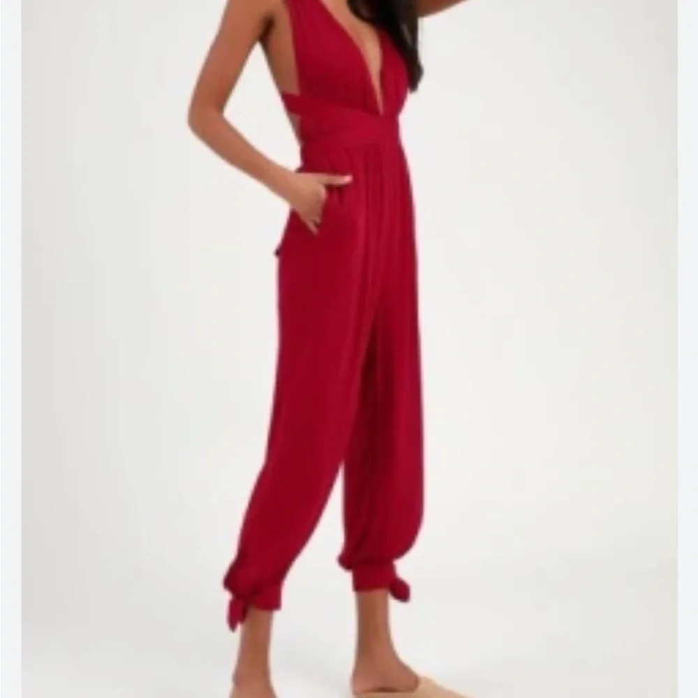 Lulus jumpsuit - Picture 3 of 9